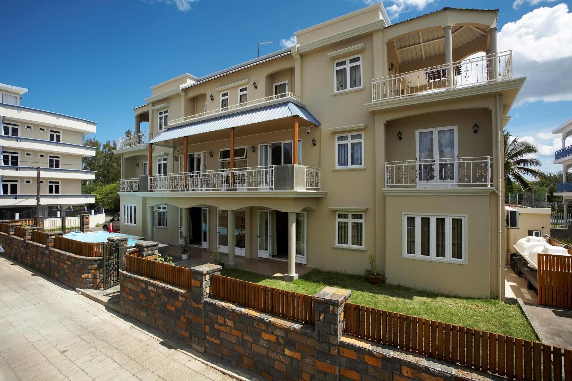 Jet Villa Flic en Flac Ngoại thất bức ảnh