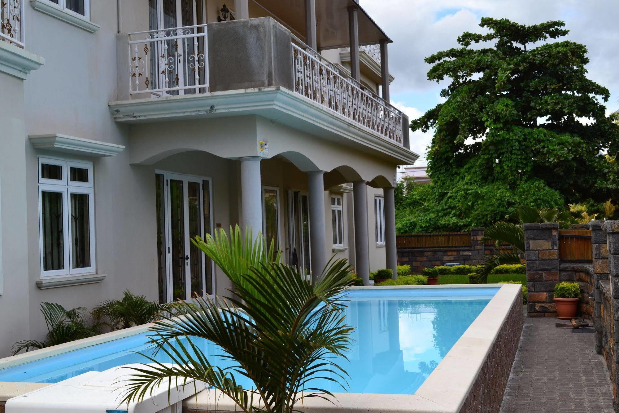 Jet Villa Flic en Flac Ngoại thất bức ảnh